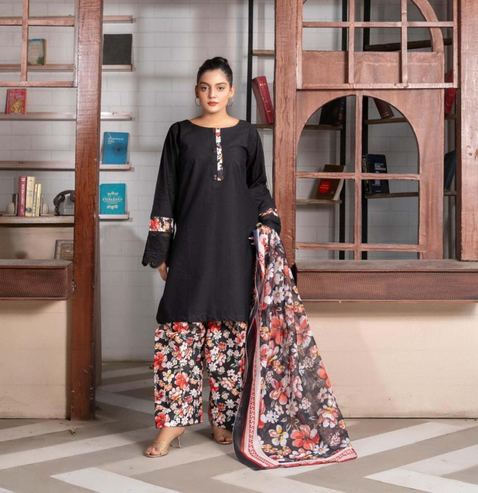 LS - 02 Black Lawn 3PC - HasaanBakhsh