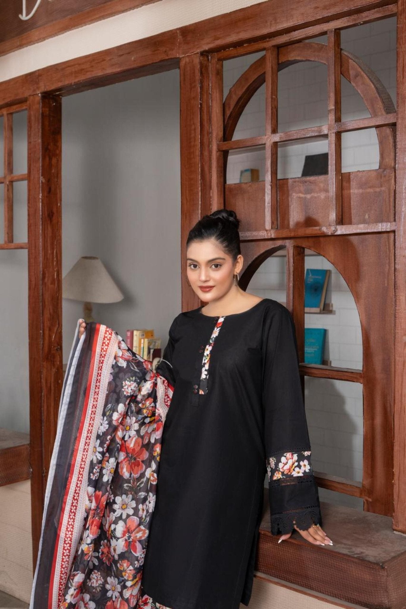 LS - 02 Black Lawn 3PC - HasaanBakhsh