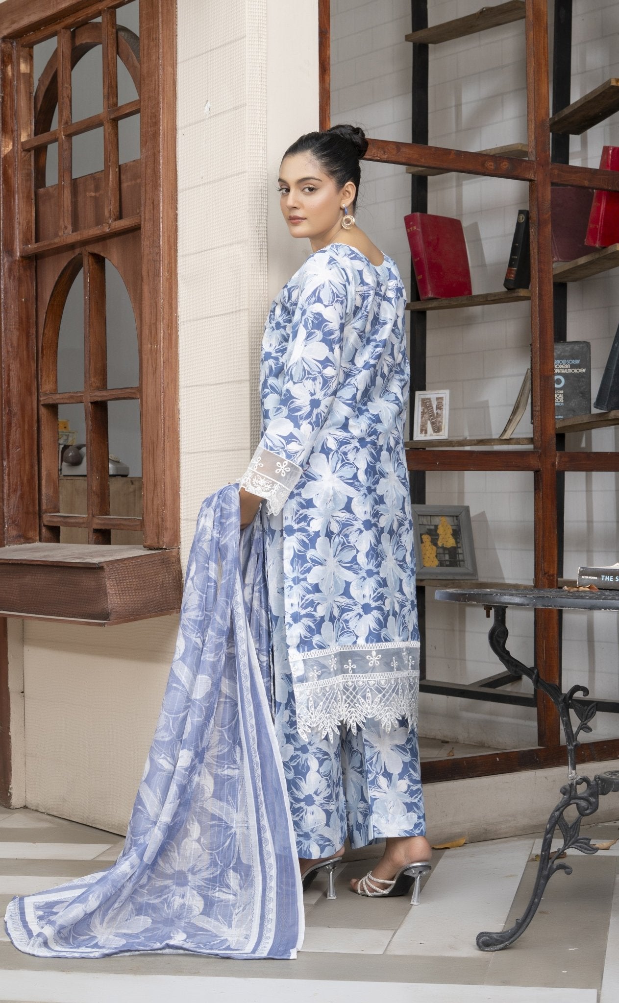 LS - 05 Blue Printed Lawn 3PC - HasaanBakhsh